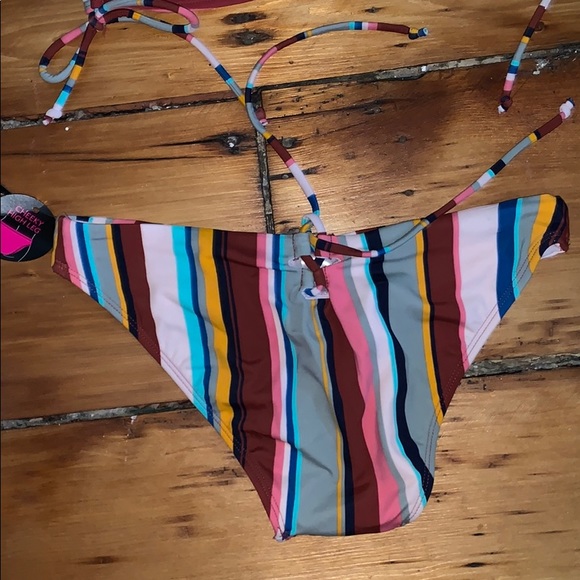 Striped bikini set. New with tags - Picture 2 of 3